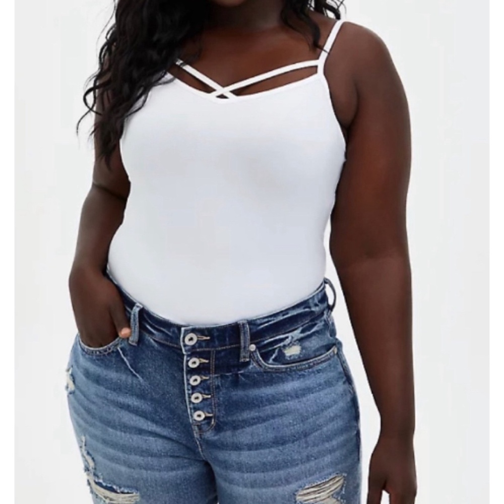 🆕 White Crisscross Foxy Cami Top 3X 22 24 Torrid NWT New!